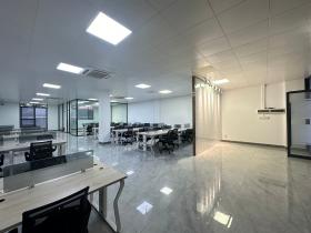 智慧港企业孵化基地