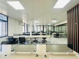 智慧港企业孵化基地