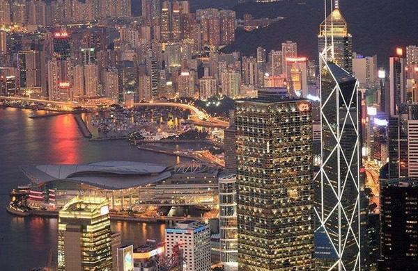 香港写字楼市场租金全线下跌 资本价值持续下降